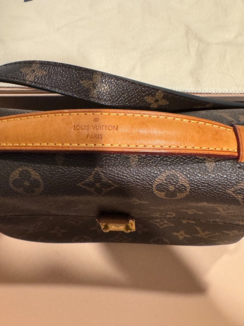 "Authentic Louis Vuitton Monogram Pochette Métis - Good Condition" - Picture 13 of 16